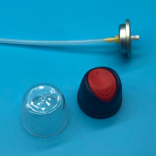 Samosesalni razpršilni ventil za telo za enostaven zagon in takojšnje doziranje izdelka
