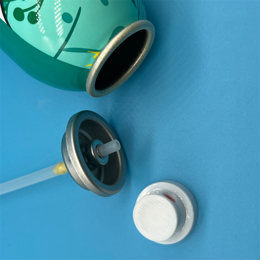 Dry shampoo valve actuator (69)