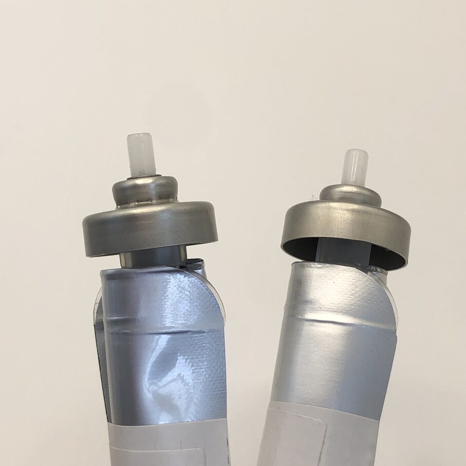 Läcksäker påse-på-ventil-behållare med säkerhetslås för säker produkthantering och förvaring