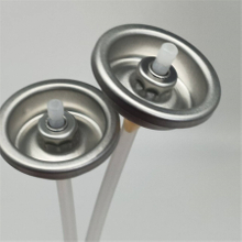 Compact Dry Shampoo Spray Valve with Magnetic Locking Actuator for Travel-Size Formats Featuring TSA-Compliant Leakproof Design