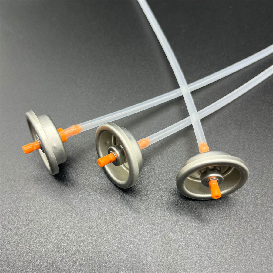 Male paint spray valve (818)