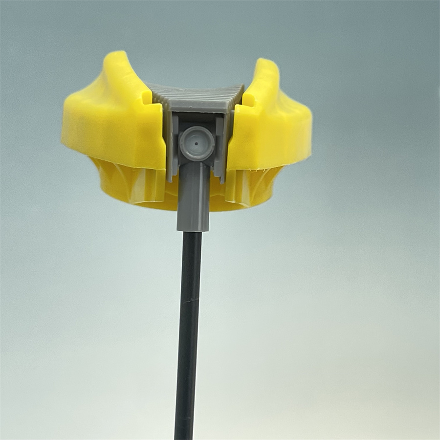 Versatile Foldable Trigger Cap for Carburetor Cleaner Spray Ideal for Mechanics with Ergonomic Features