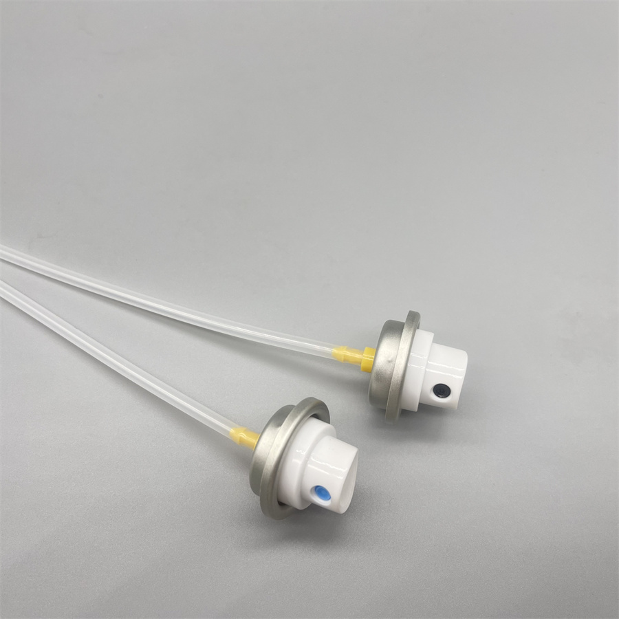 body spray valve with actuator (114)