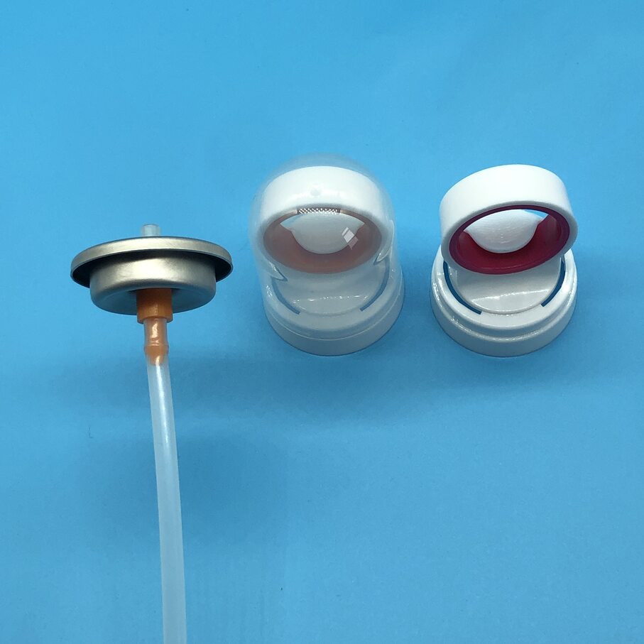 Moisturizing sunscreen spray valve (114)