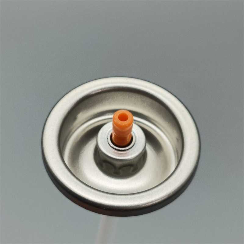 WD-40 lubricant valve for agricultural machinery with multi-purpose formula and anti-gumming properties