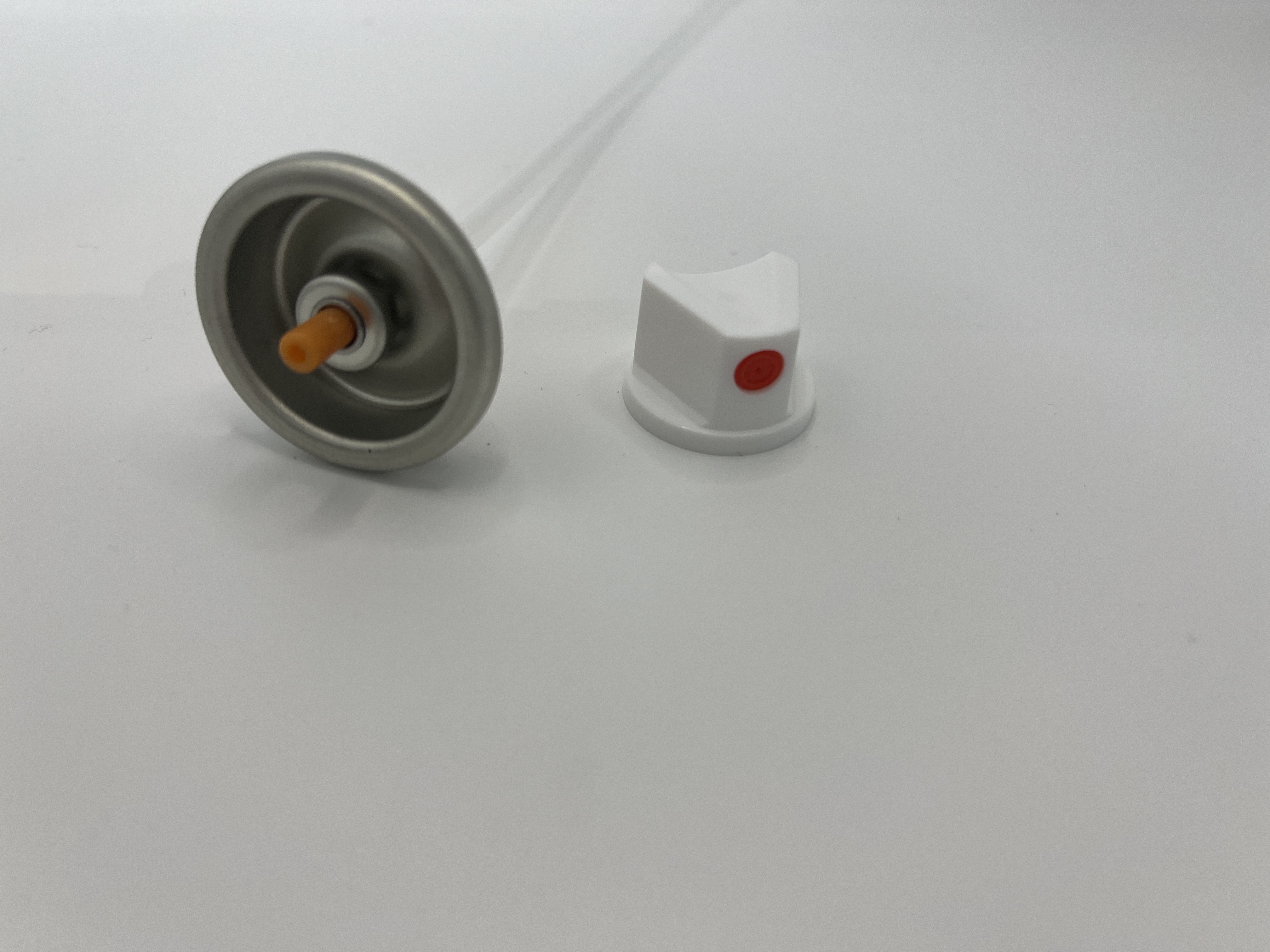 Kompakten električni razpršilec barve, prenosna in vsestranska rešitev za barvanje