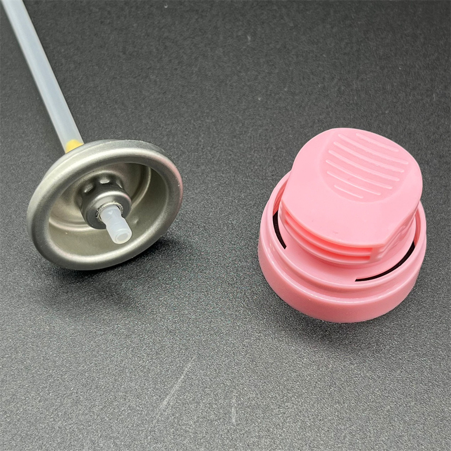 Dry shampoo valve actuator (68)