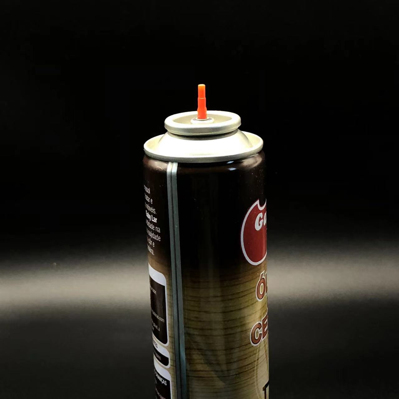 Компактен клапан за презареждане на запалка с бутан. Преносимо решение за презареждане за потребители на запалки в движение