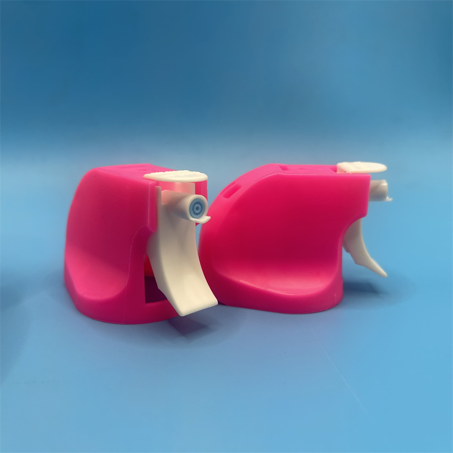 trigger spray valve (132)