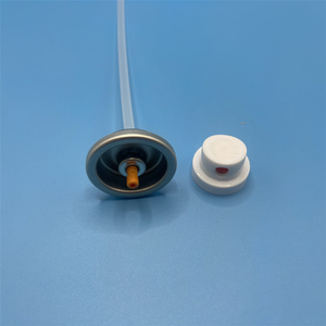 Kompakten aerosolni ventil za barvo las – prenosen in priročen, popravki na poti