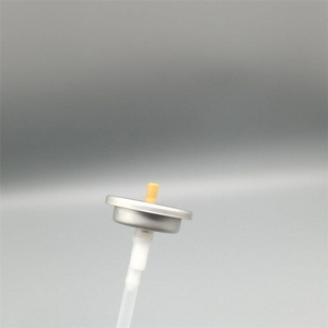 Versatile 360-Degree Dispensing Spray Valve for Automotive Care 
