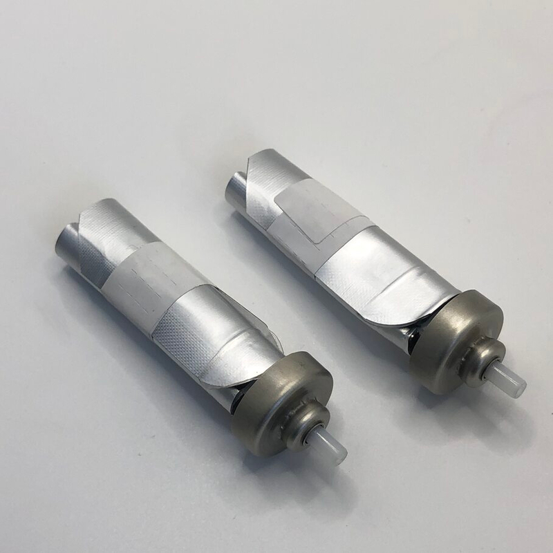 Adjustable Spray Nozzle in Bag-on-Valve System for Versatile Product Dispensing