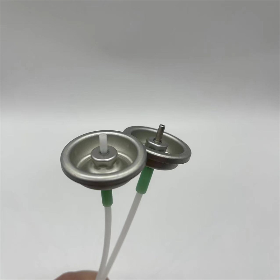 metering valve (138)